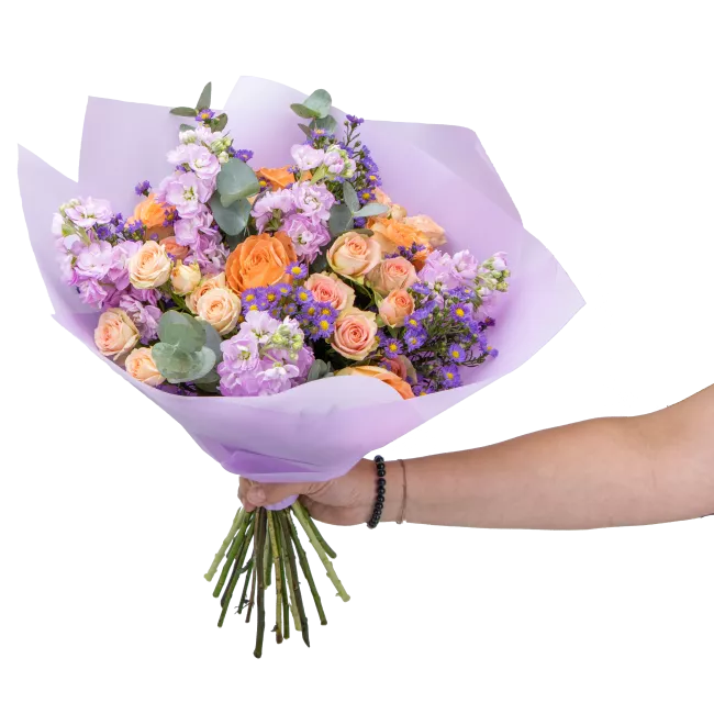 Bouquet of Ecuadorian and spray roses